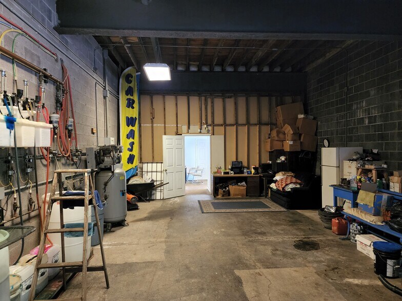 More Photos Of 1100 Fulton St, Scranton Service For Sale