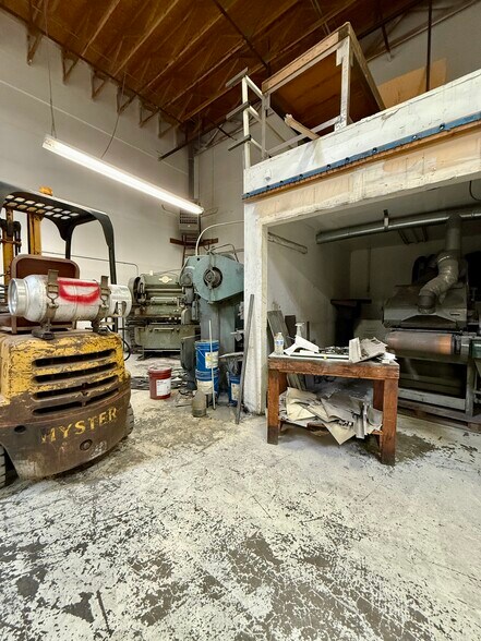 More Photos Of 110 Spring Hill Dr, Grass Valley Manufacturing For Sale