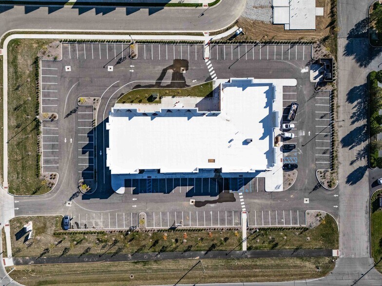 More Photos Of 17576 Alba Ln, Westfield Storefront For Lease