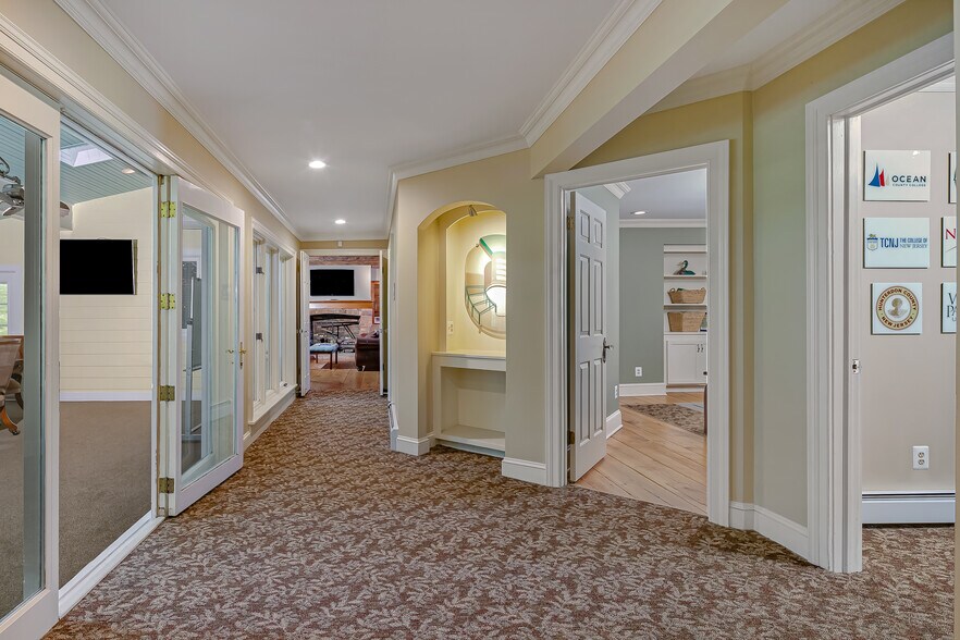 More Photos Of 97 Grayrock Rd, Clinton Township Office For Lease