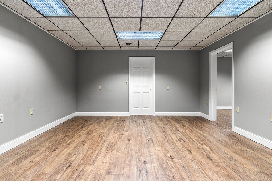 More Photos Of 400 E Highland Dr, Oconto Falls Office For Lease