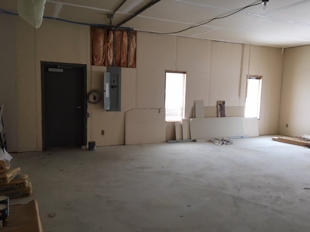 More Photos Of 1330-1350 W Southport Rd, Indianapolis Unknown For Lease