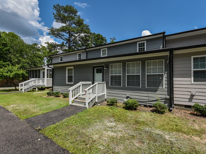 More Photos Of 225 Douglas St, Holly Springs Apartments For Sale