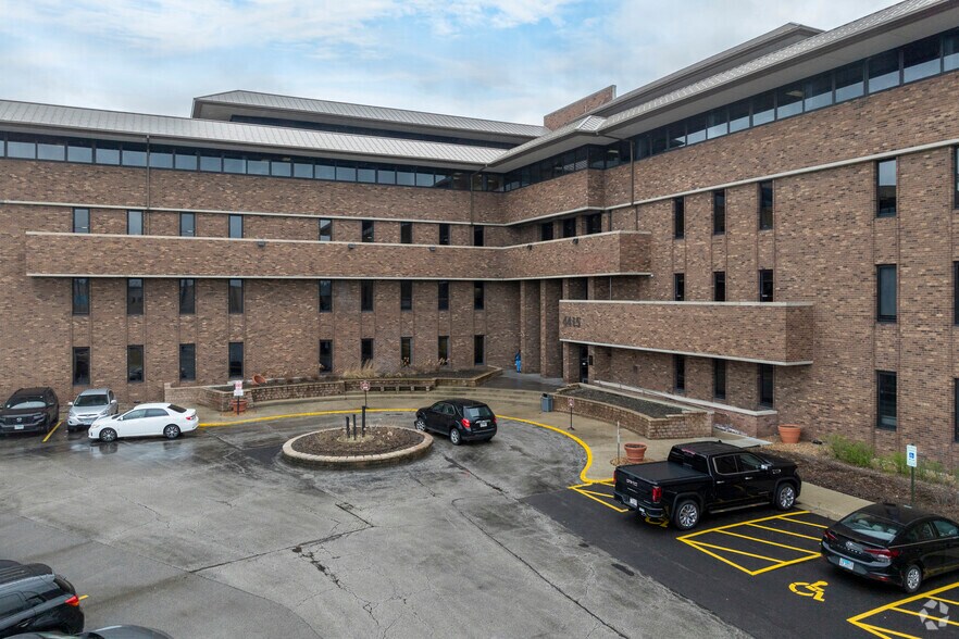 More Photos Of 4415 W Harrison St, Hillside Office For Lease
