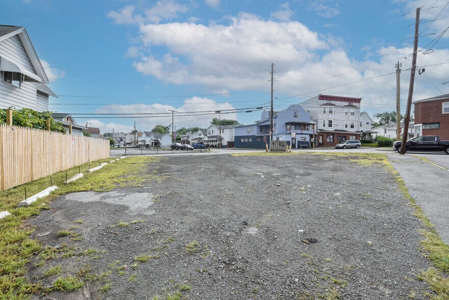 More Photos Of 501 Chestnut St, Dunmore Storefront Retail Residential For Sale