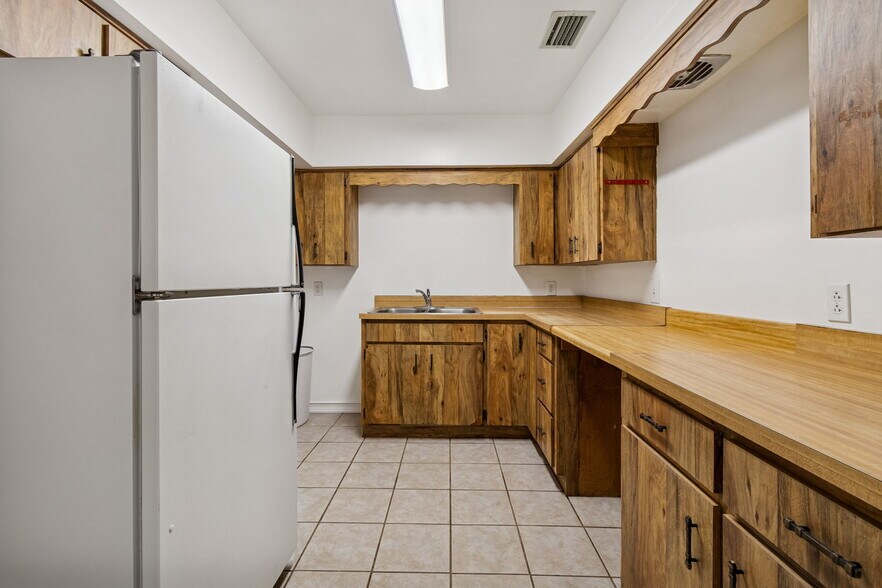 More Photos Of 1408 W Linebaugh Ave, Tampa Office Residential For Sale