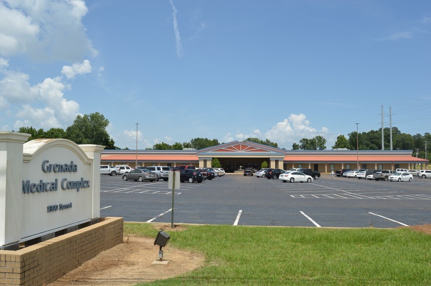 Primary Photo Of 1300 Sunset Dr, Grenada Medical For Lease
