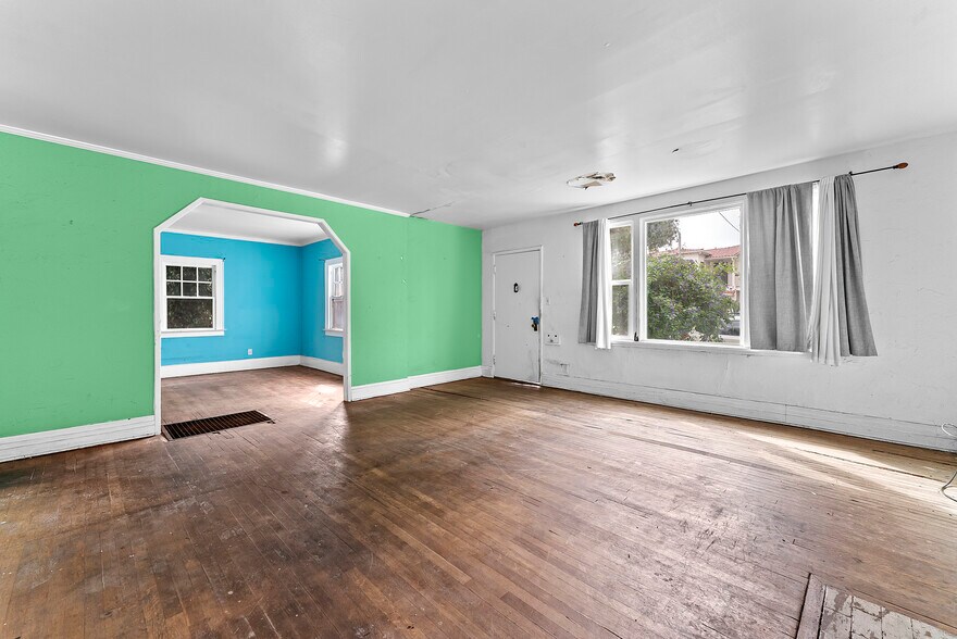 More Photos Of 2511 4th St, Santa Monica Multifamily For Sale