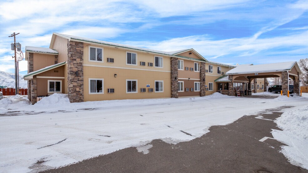 More Photos Of 701 W US Highway 50, Gunnison Hotel For Sale