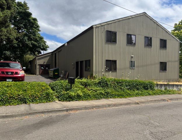 Primary Photo Of 4040 SE Wister St, Portland Warehouse For Sale