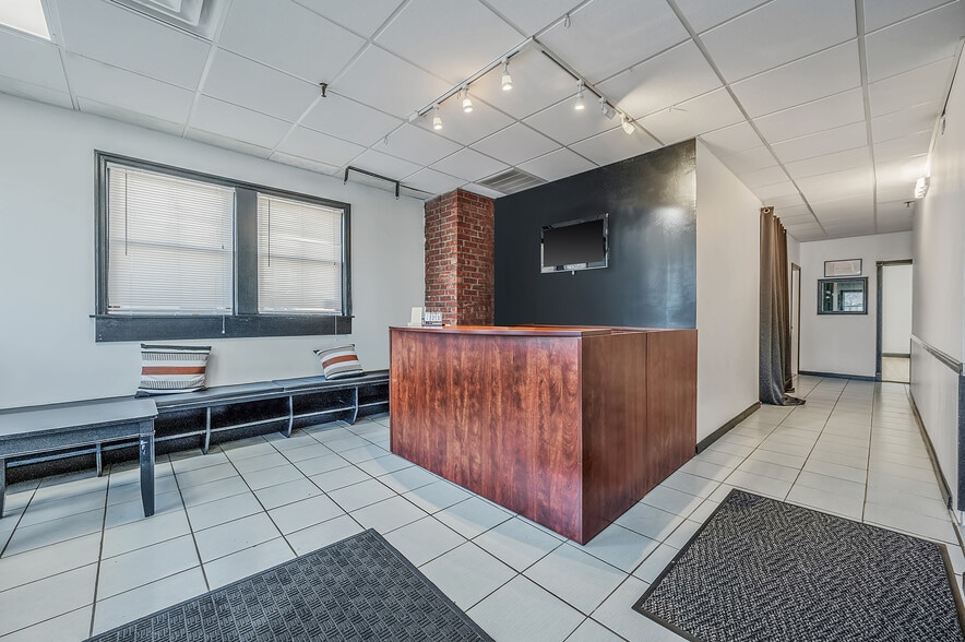 More Photos Of 27 Hanse Ave, Freeport Manufacturing For Sale