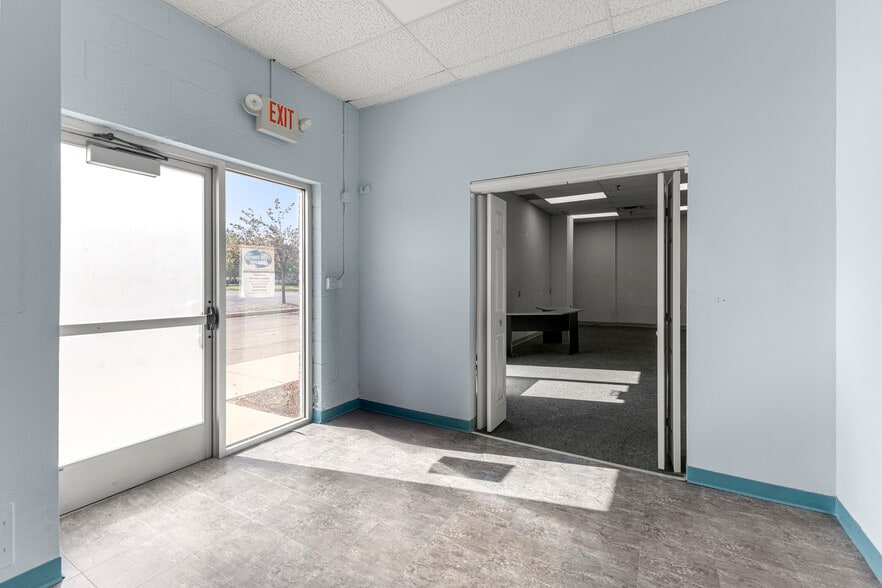 More Photos Of 35425 W Michigan Ave, Wayne General Retail For Lease