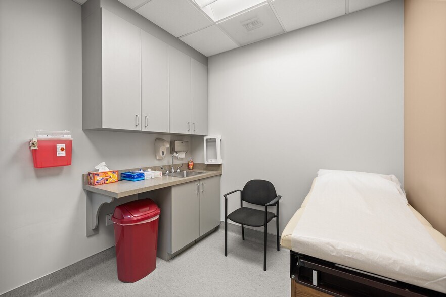 More Photos Of 15944 Los Serranos Country Club Dr, Chino Hills Coworking Space