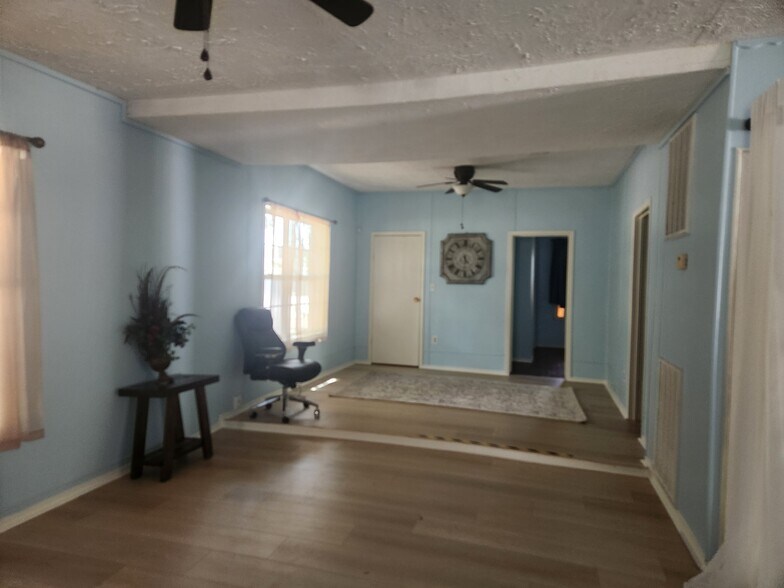 More Photos Of 245 Gonyo Ln, Richmond Office For Lease
