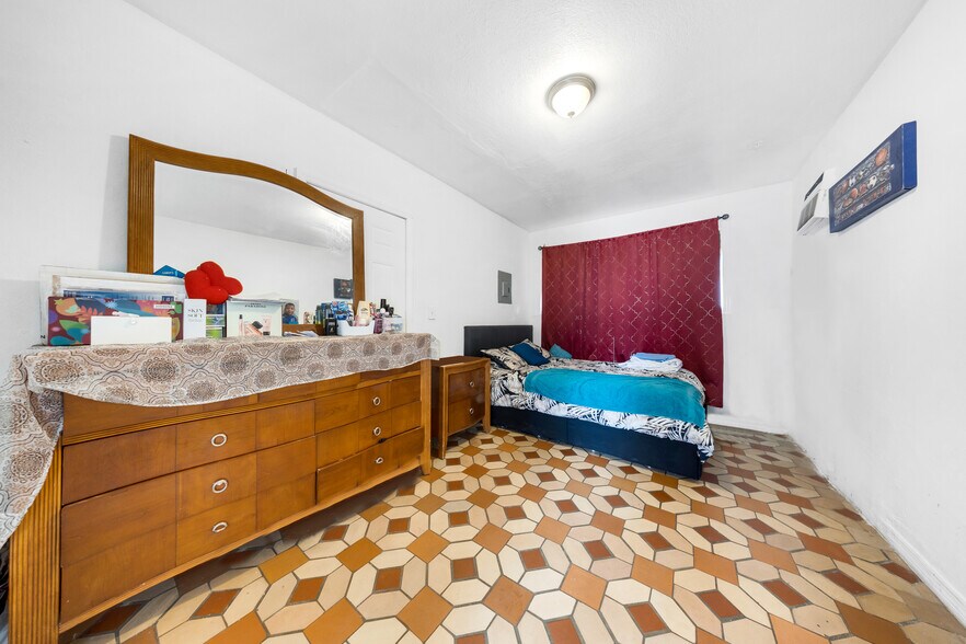 More Photos Of 1035 NW 4th St, Miami Apartments For Sale