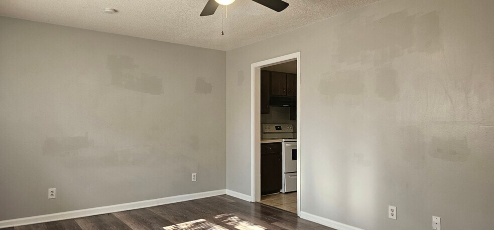 More Photos Of 1801 Ridgewood Dr, Murray Specialty For Sale