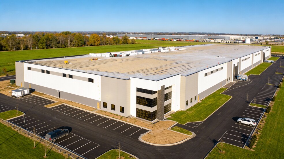 More Photos Of 110 Momentum Dr, Janesville Warehouse For Lease
