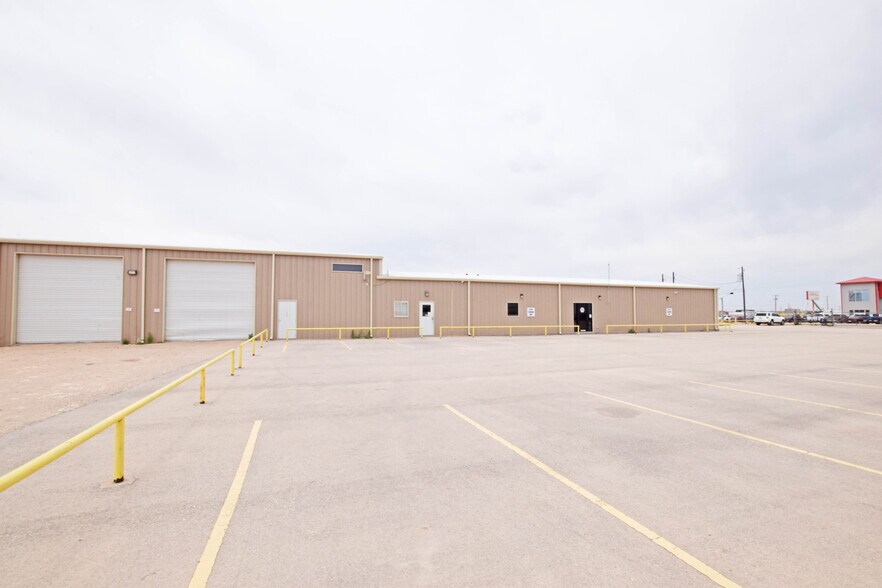 More Photos Of 10503 W County Rd 72, Midland Warehouse For Lease