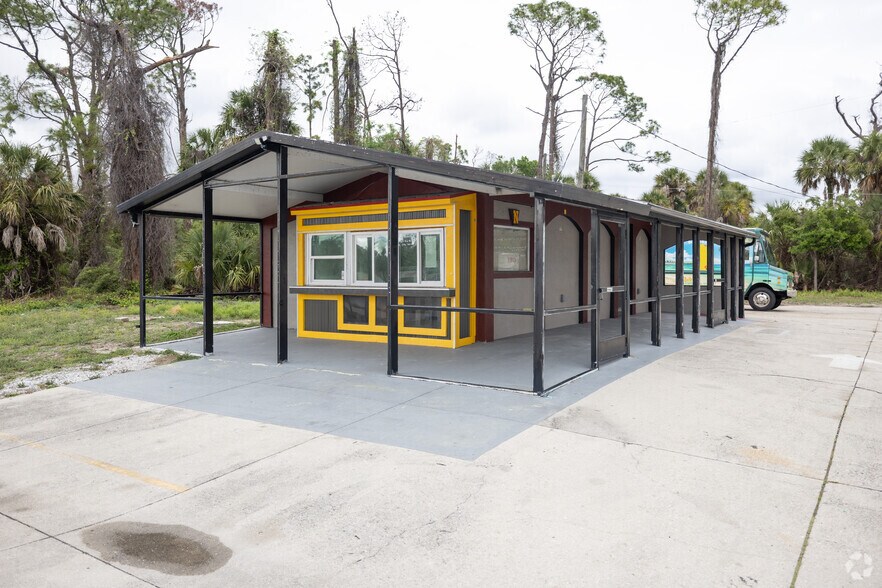 Primary Photo Of 320 Tamiami Trl, Port Charlotte Storefront Retail Office For Sale