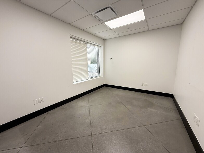 More Photos Of 3000 S Sierra Vista Way, Provo Warehouse For Lease