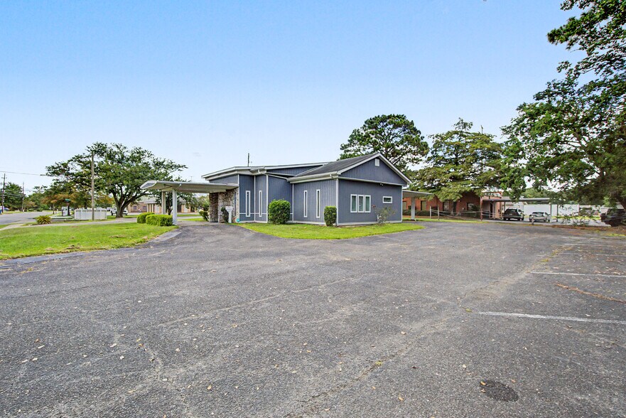 More Photos Of 71 Midtown Park W, Mobile Medical For Sale