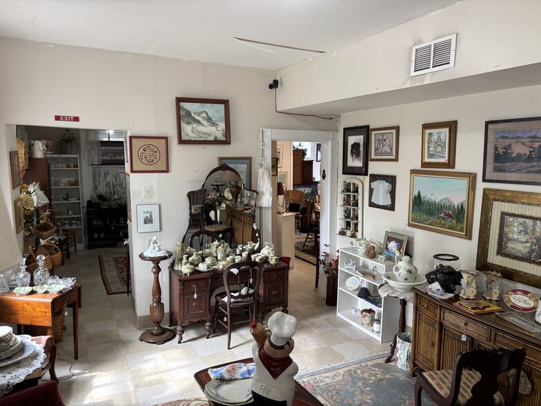 More Photos Of 9201 Prescott Ave, Manassas Storefront Retail Residential For Sale