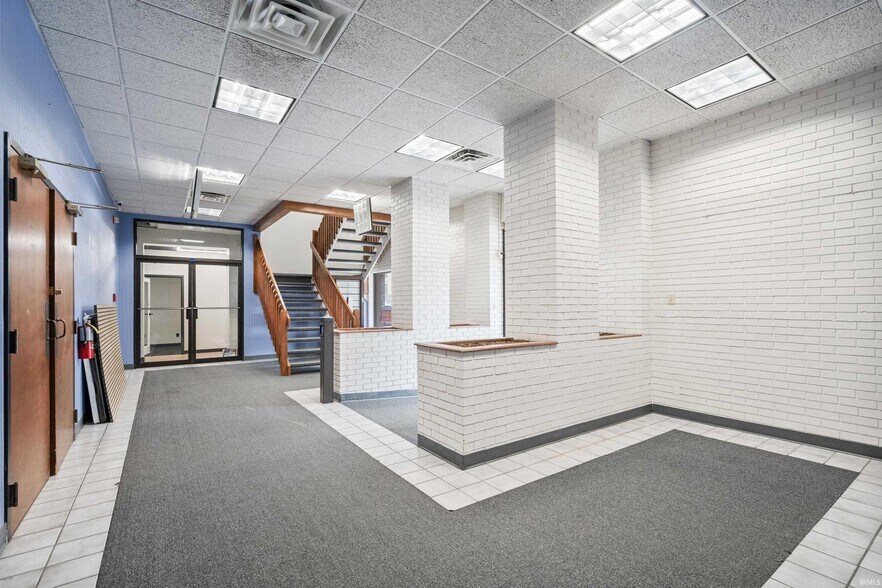 More Photos Of 210 W Walnut St, Kokomo Office For Sale