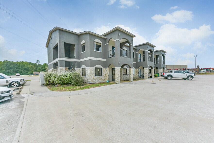 More Photos Of 20550 Townsen Blvd, Humble Office For Sale