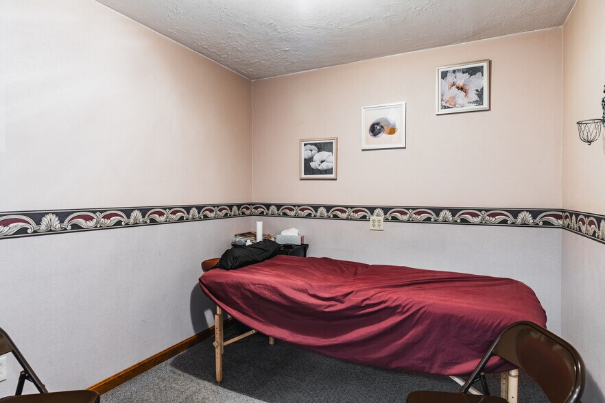 More Photos Of 800 Division St, Parkersburg Medical For Sale