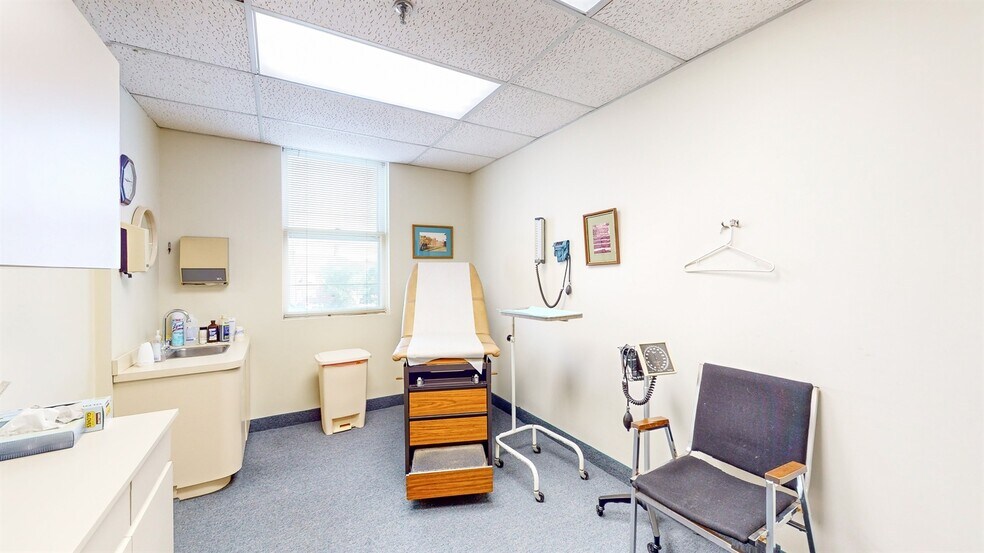 More Photos Of 15-01 Broadway, Fair Lawn Medical For Sale