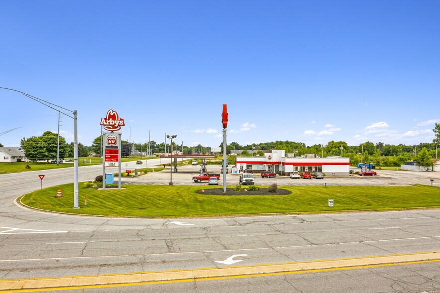 More Photos Of 795 Michigan Rd, Plymouth Service Station For Sale