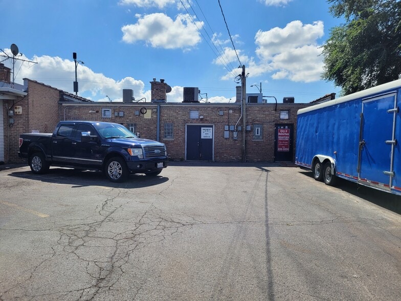 More Photos Of , Chicago General Retail For Sale