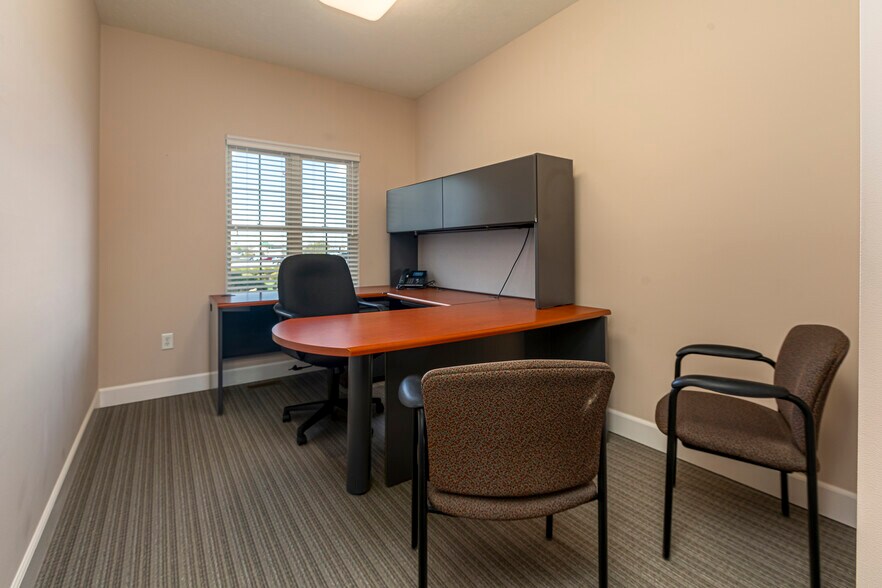 More Photos Of 2801 17th St, Marion Medical For Sale