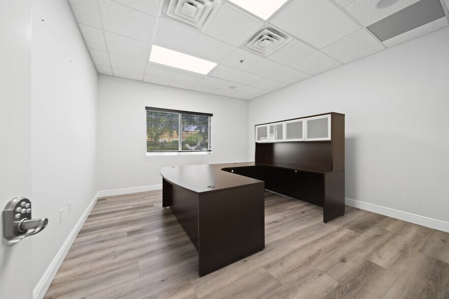 More Photos Of 3322 SE Gran Park Way, Stuart Warehouse For Sale