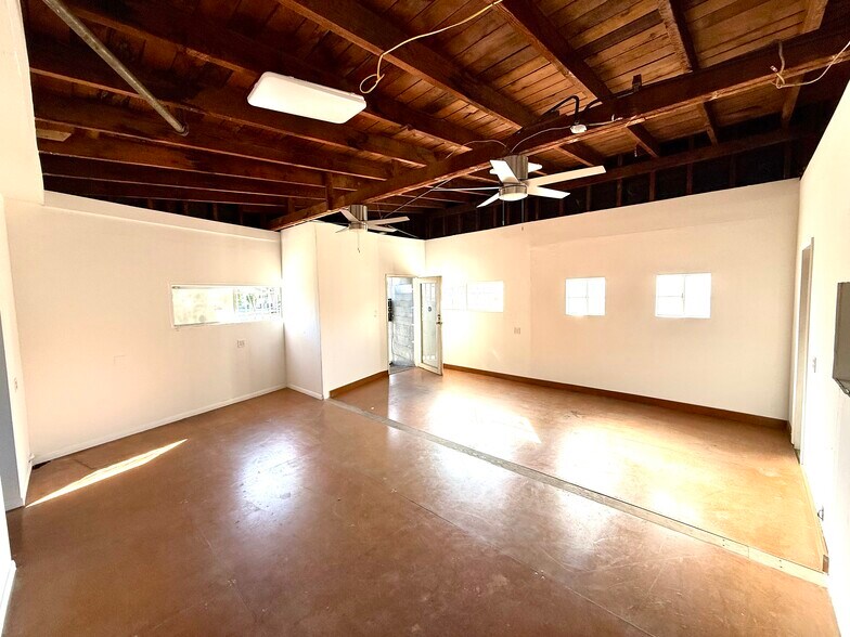 More Photos Of 5363 Venice Blvd, Los Angeles Auto Repair For Lease
