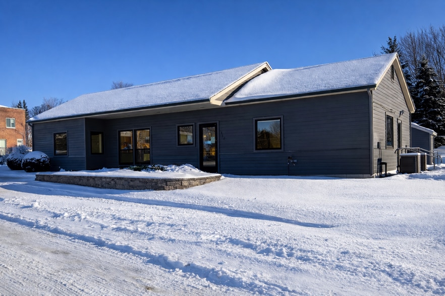 Primary Photo Of 118 N Broadway St, Stanley Bank For Sale