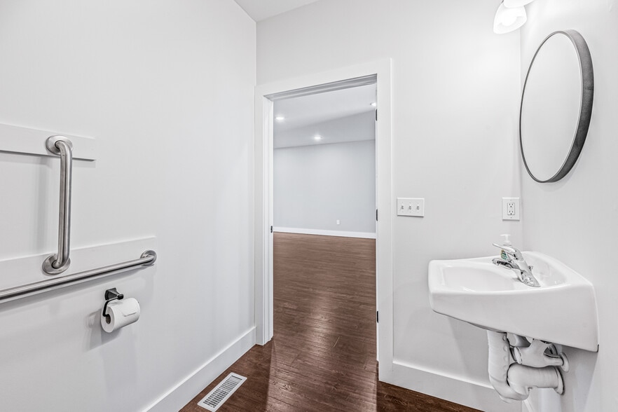 More Photos Of 24 S Washington Ave, Margate City Medical For Sale