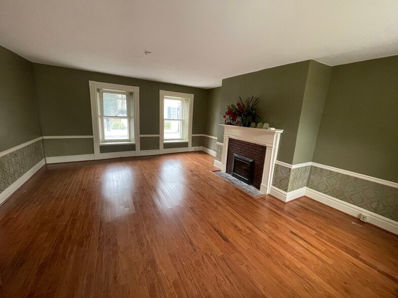 More Photos Of 117 S Main St, Moorefield Flex For Sale