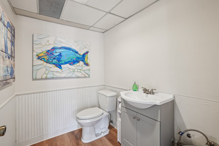 More Photos Of 165 Alabama Ave SE, Bandon Office Residential For Sale