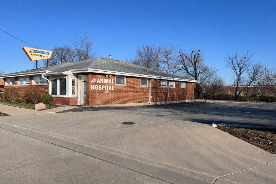Primary Photo Of 4700 Roosevelt Rd, Hillside Veterinarian Kennel For Sale