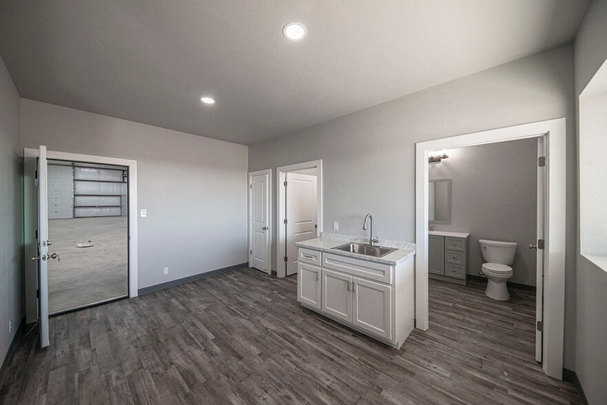 More Photos Of 14010 W Silver Fox Trl, Odessa Warehouse For Sale