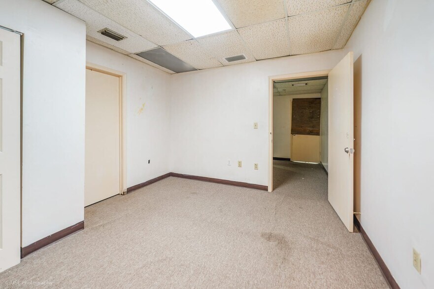 More Photos Of 1651 W 37th St, Hialeah Warehouse For Sale