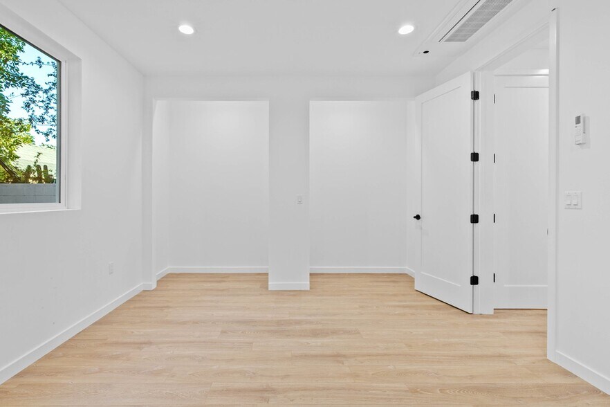 More Photos Of 6842 Cedros Ave, Van Nuys Apartments For Sale