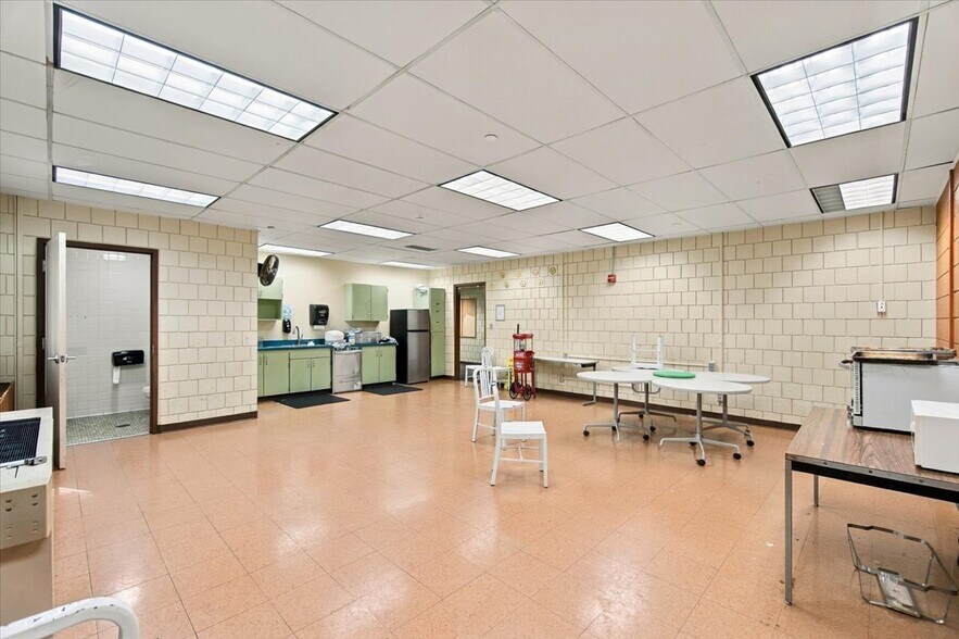 More Photos Of 301 Obetz Rd, Columbus Specialty For Sale