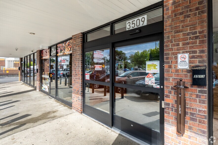 More Photos Of 3505-3533 Boul de la Concorde E, Laval Storefront Retail Office For Lease