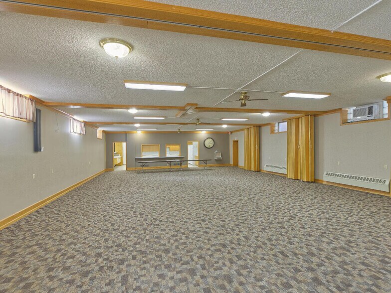 More Photos Of 410 1st St N, Winsted Office For Sale