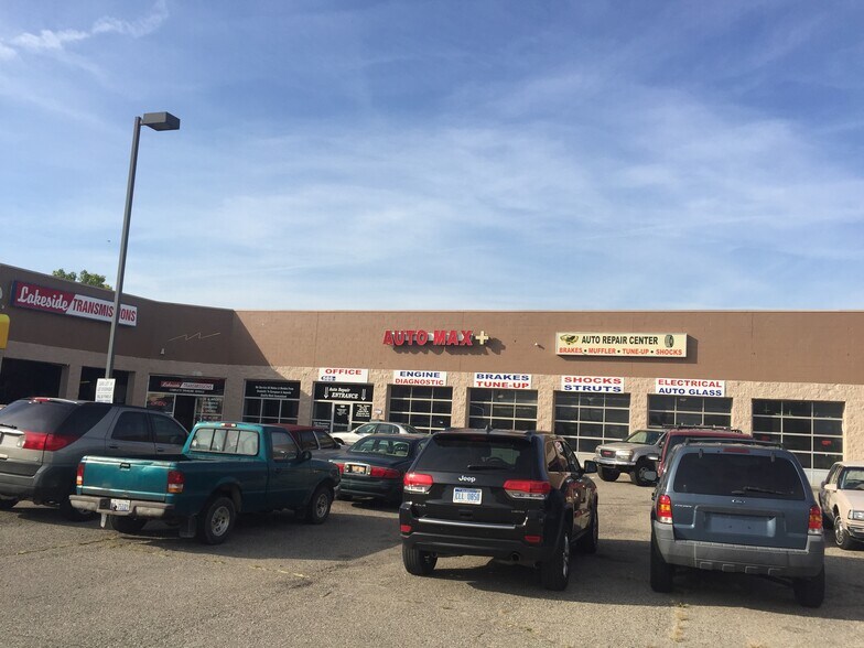More Photos Of 161-169 N Groesbeck Hwy, Mount Clemens Unknown For Lease