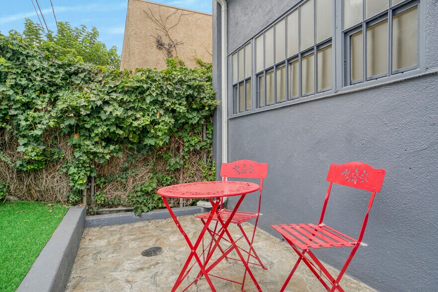 More Photos Of 29413 S Western Ave, Rancho Palos Verdes Freestanding For Lease