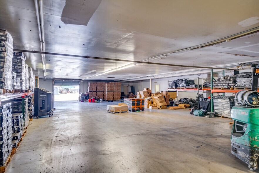 More Photos Of 1502 W Hatcher Rd, Phoenix Service For Sale