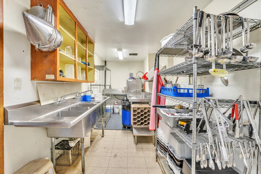 More Photos Of 7778 Highway 42, Egg Harbor Restaurant For Sale